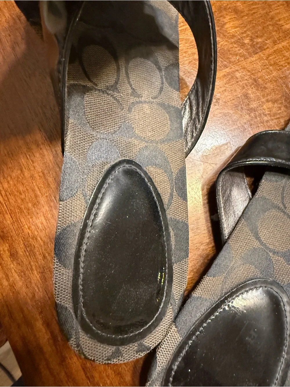 Coach Womens 8.5 M Suki Fringe Flower Sandals A8123 Skye Patent Black/Chesnut - Picture 5 of 9